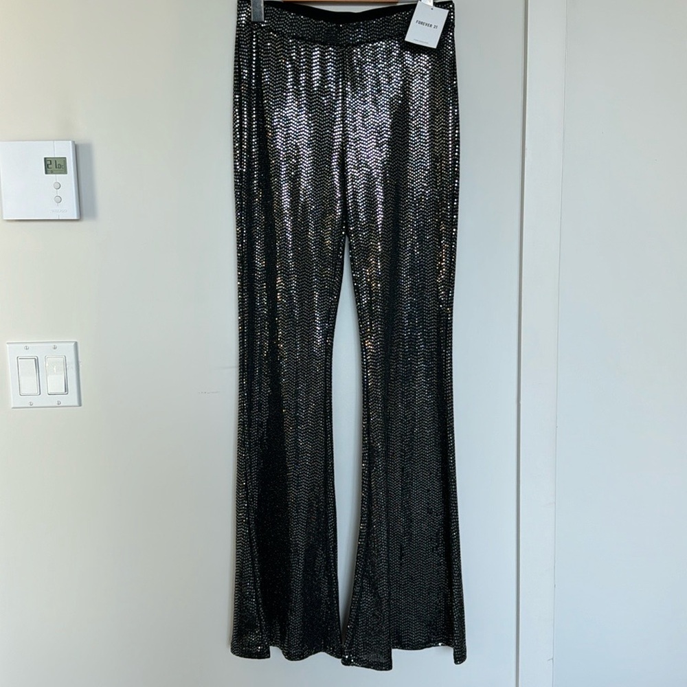 BNWT: Disco-style wide pants Forever 21 Medium